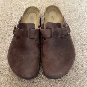 Brown leather Boston Birkenstocks size 42